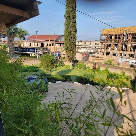 Grassroots Cafe & Deli Bed and Breakfast Masaka Εξωτερικό φωτογραφία
