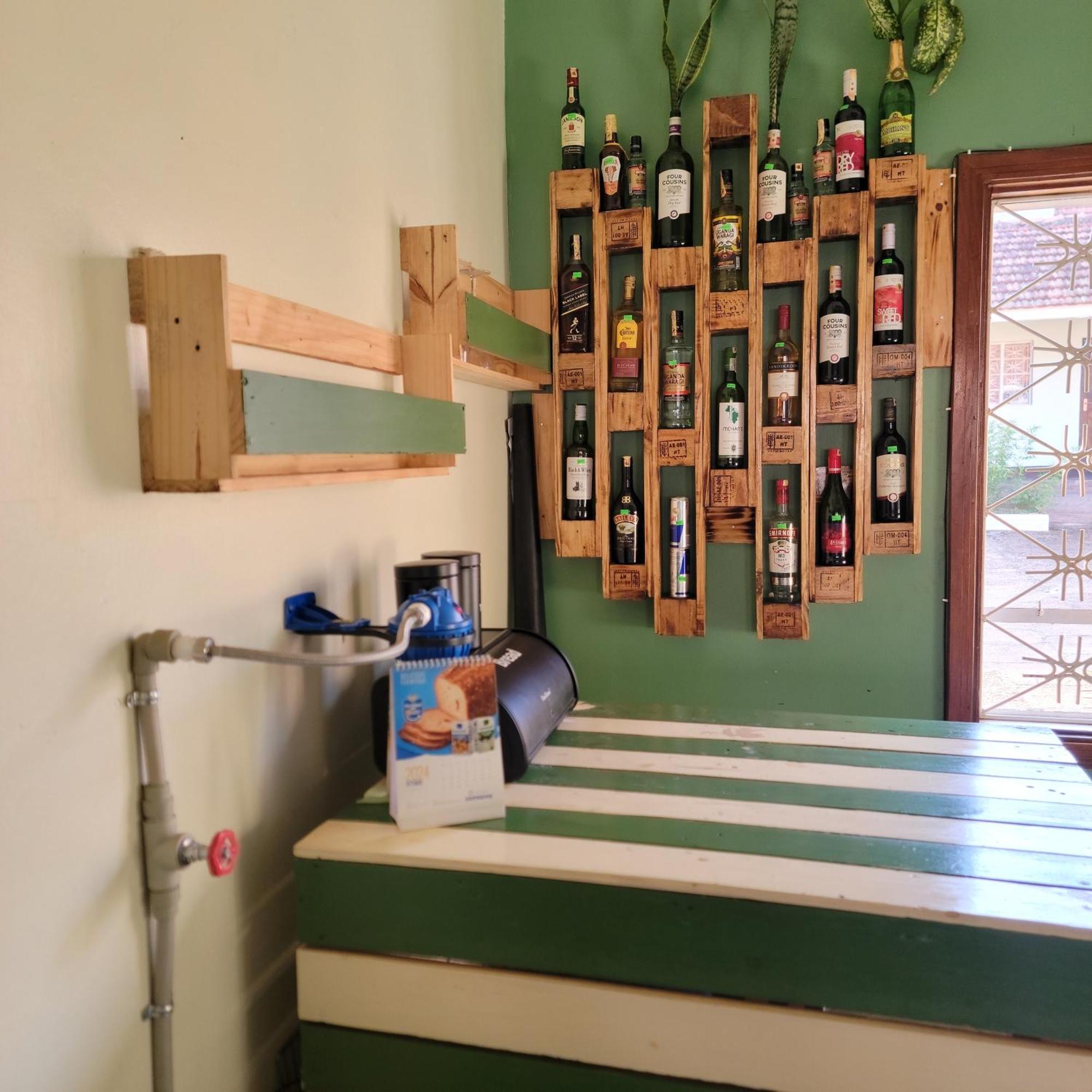 Grassroots Cafe & Deli Bed and Breakfast Masaka Εξωτερικό φωτογραφία