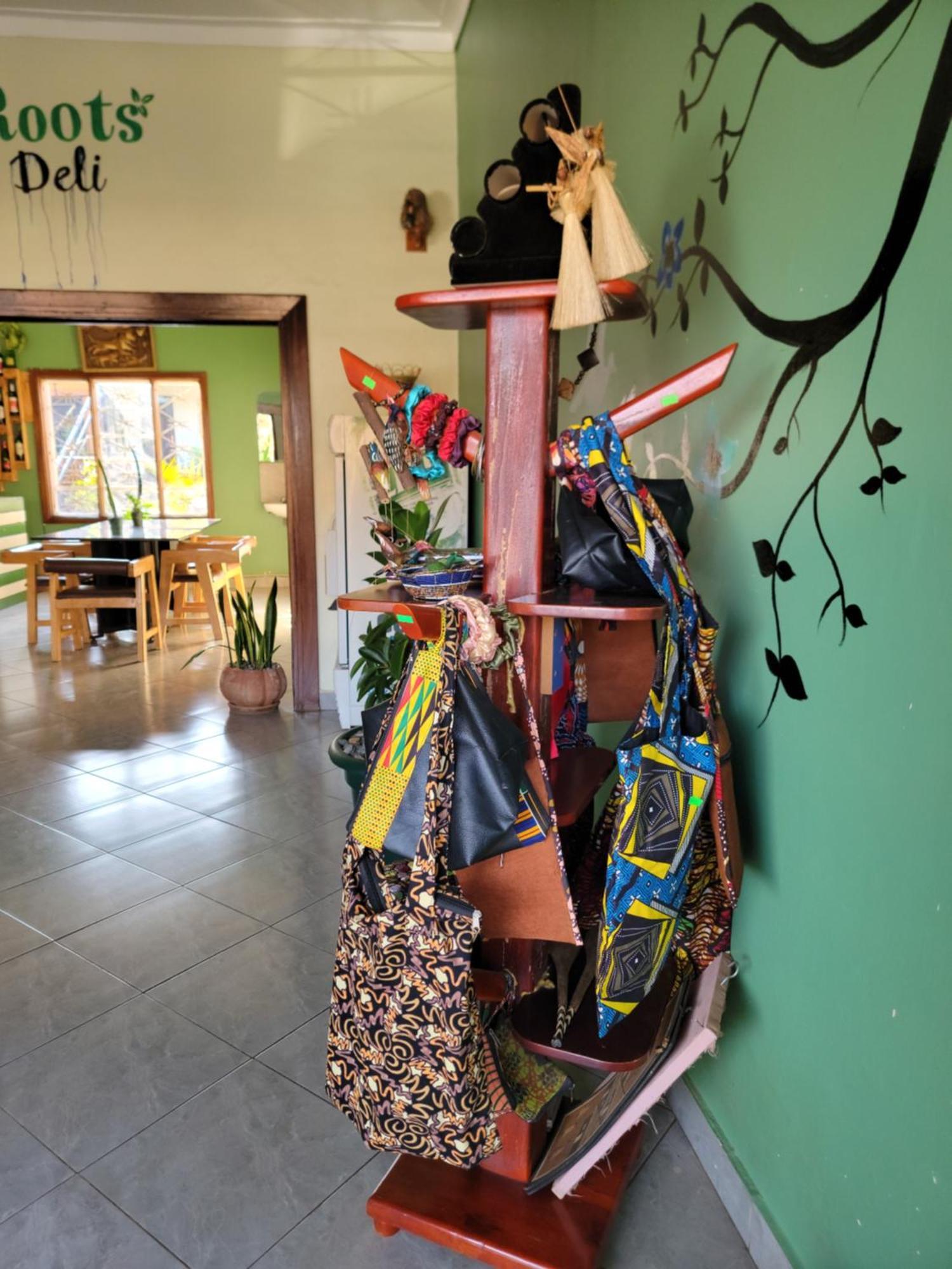 Grassroots Cafe & Deli Bed and Breakfast Masaka Εξωτερικό φωτογραφία