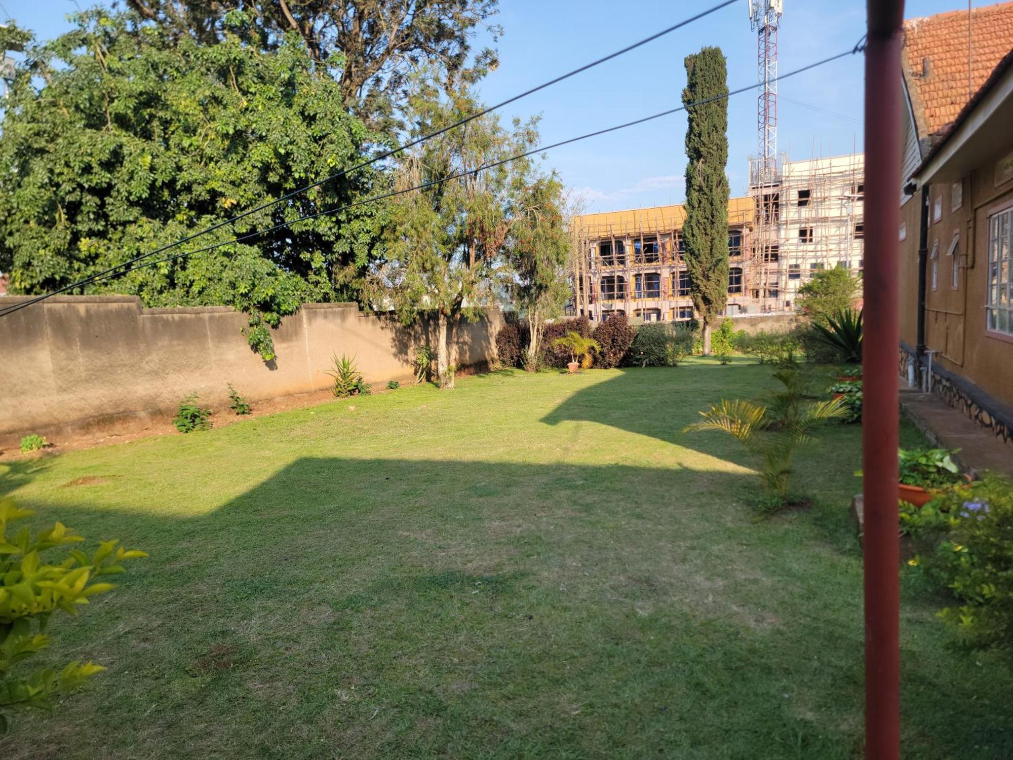 Grassroots Cafe & Deli Bed and Breakfast Masaka Εξωτερικό φωτογραφία