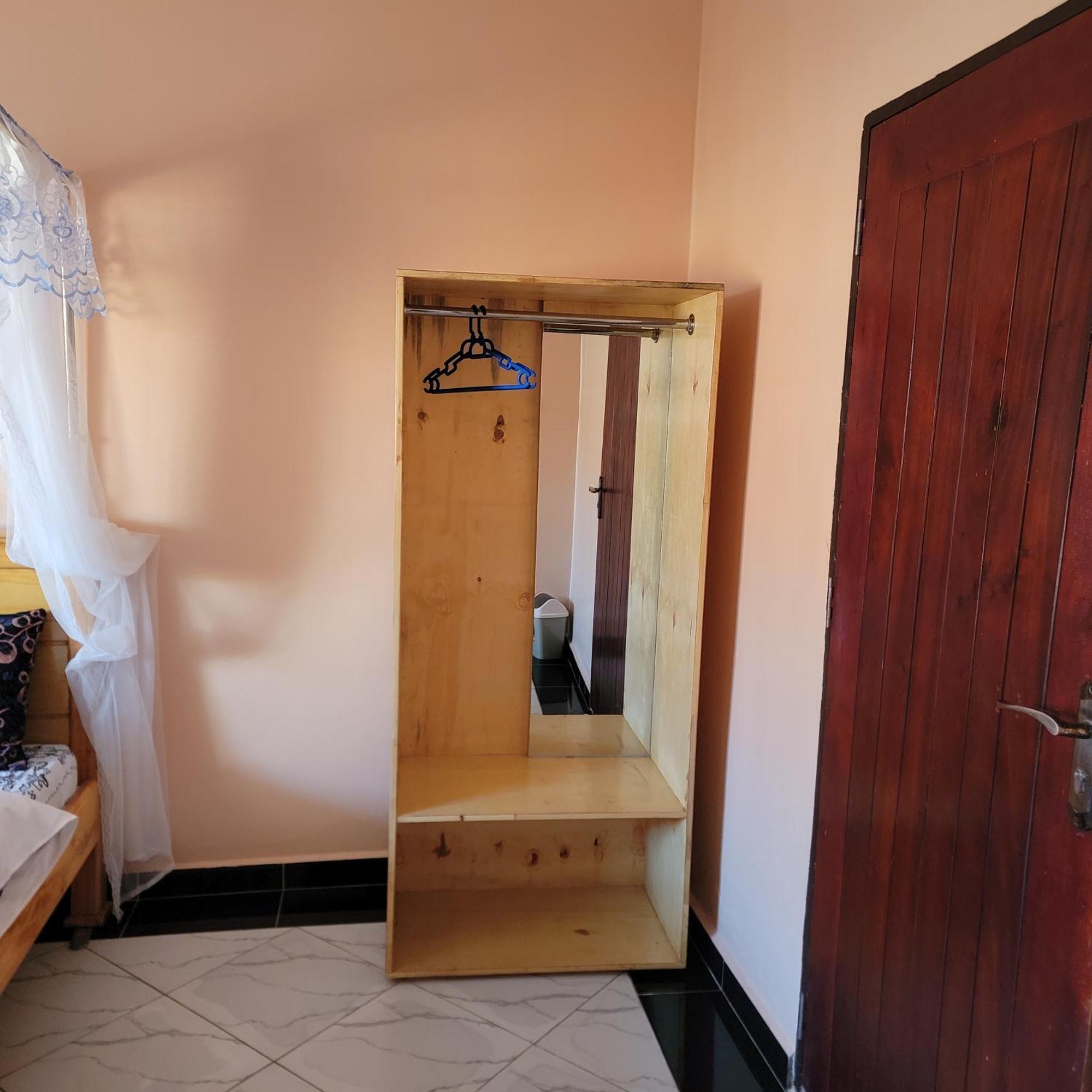 Grassroots Cafe & Deli Bed and Breakfast Masaka Εξωτερικό φωτογραφία