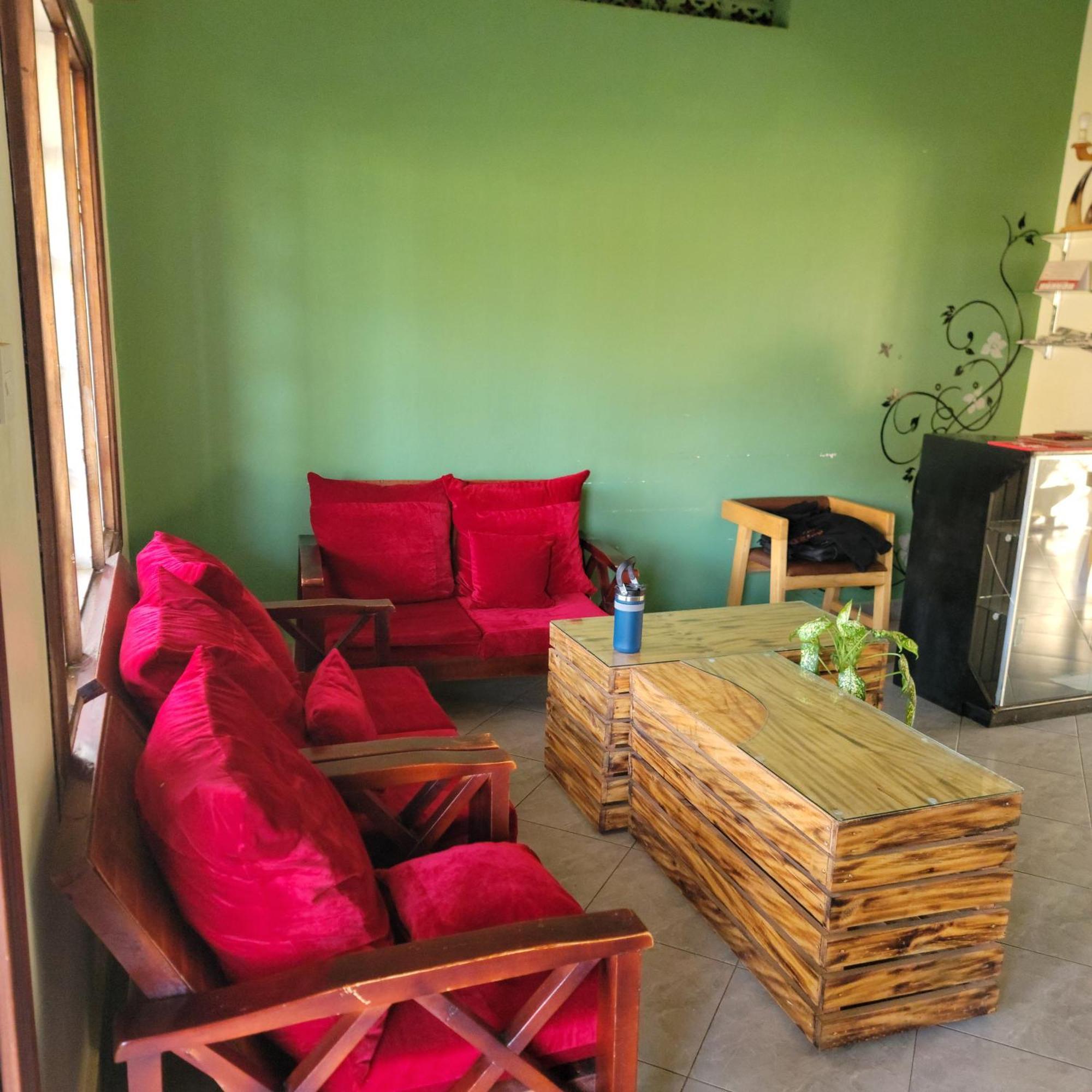 Grassroots Cafe & Deli Bed and Breakfast Masaka Εξωτερικό φωτογραφία