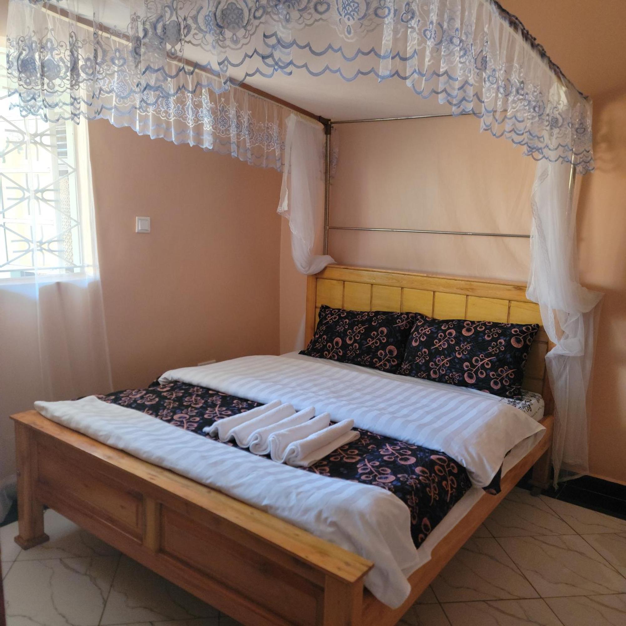 Grassroots Cafe & Deli Bed and Breakfast Masaka Εξωτερικό φωτογραφία